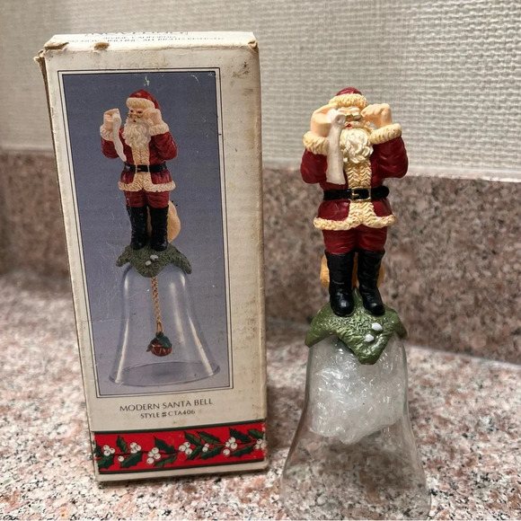 Santa’s‎ List Glass Bell with Ornament Clapper. - Picture 9 of 10